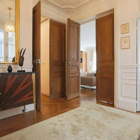 Chic Flat 2 Georges V
